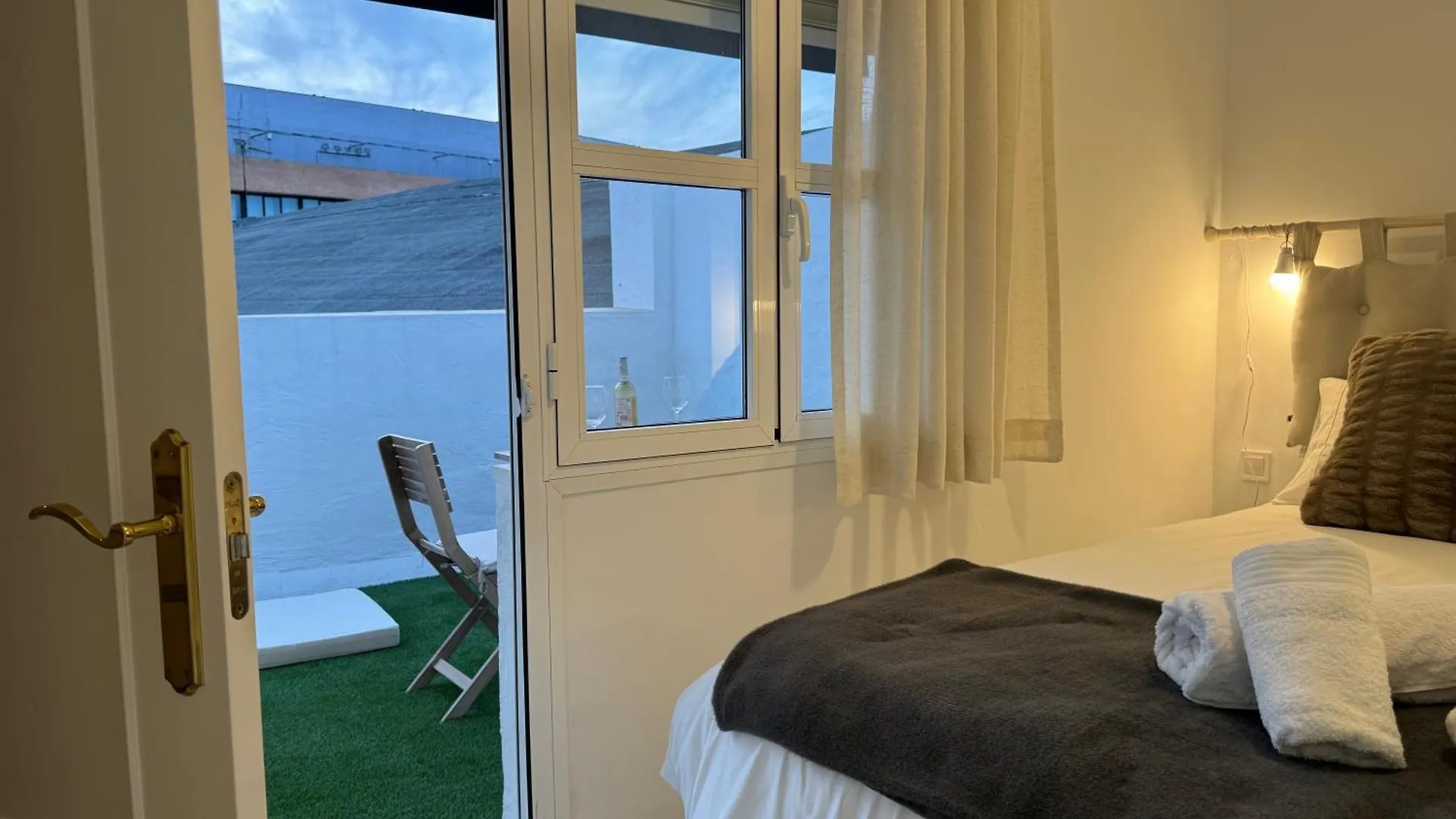 הוילה סביליה Casa Boutique Plaza De Armas -Townhouse- בית נופש